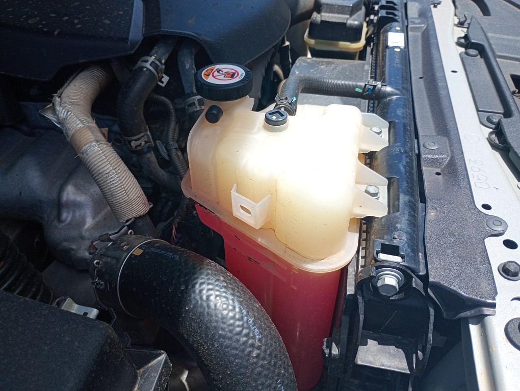 TOYOTA HILUX SW4 2.8 D-4D TURBO DIESEL SRX 7L 4X4 AUTOM&Aacute;TICO