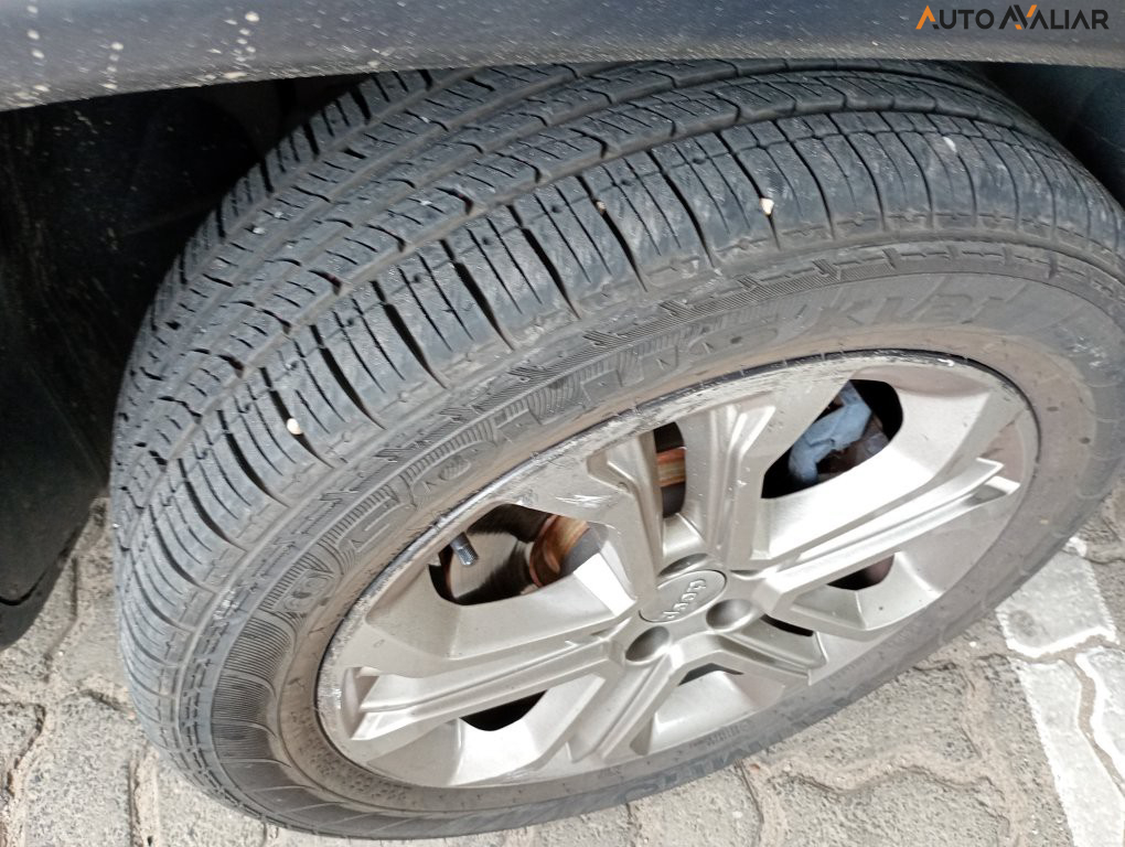 JEEP COMPASS 1.3 T270 TURBO FLEX LONGITUDE AT6