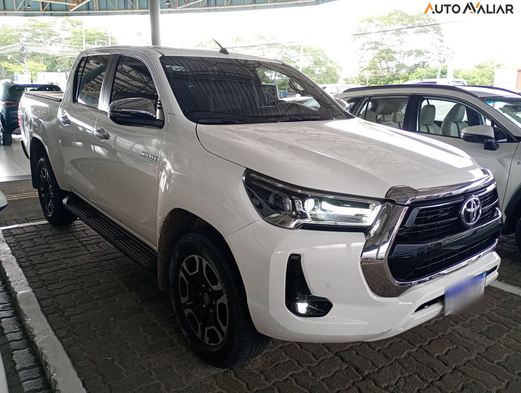 TOYOTA HILUX 2.8 D-4D TURBO DIESEL CD SRV 4X4 AUTOMÁTICO