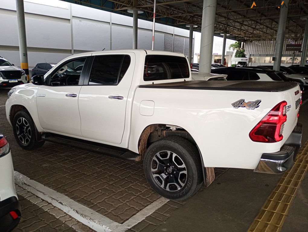 TOYOTA HILUX 2.8 D-4D TURBO DIESEL CD SRV 4X4 AUTOM&Aacute;TICO