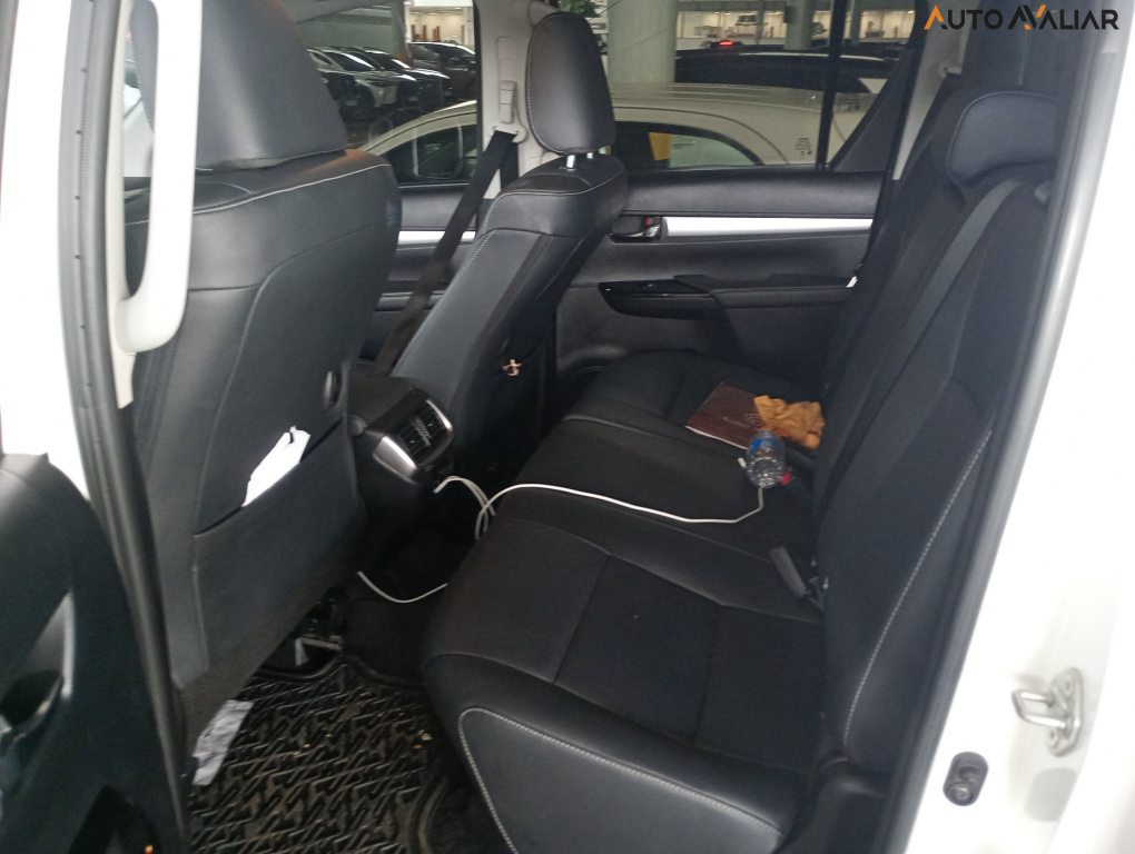 TOYOTA HILUX 2.8 D-4D TURBO DIESEL CD SRV 4X4 AUTOM&Aacute;TICO