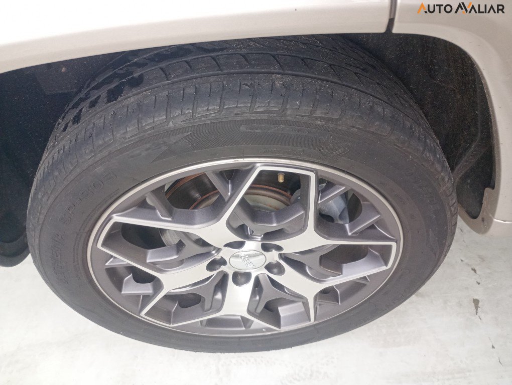 JEEP COMMANDER 1.3 T270 TURBO FLEX OVERLAND AT6