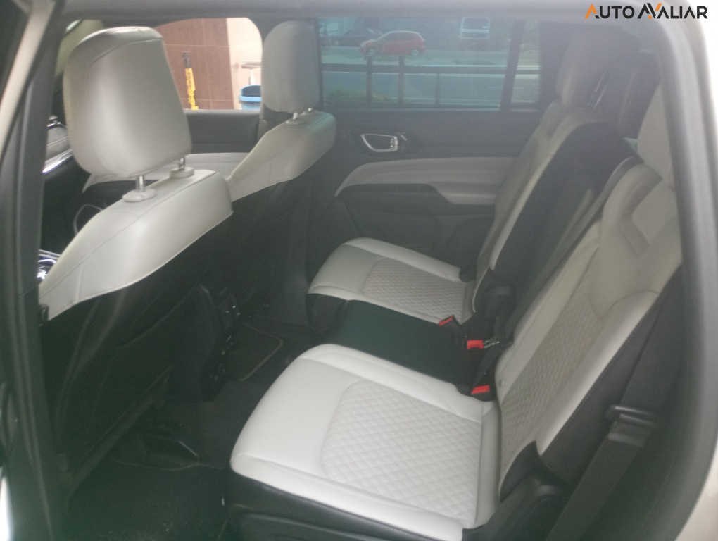 JEEP COMMANDER 1.3 T270 TURBO FLEX OVERLAND AT6