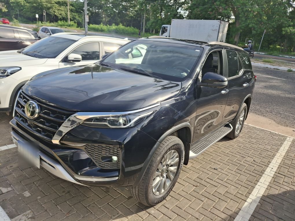 TOYOTA HILUX SW4 2.8 D-4D TURBO DIESEL SRX 7L 4X4 AUTOM&Aacute;TICO