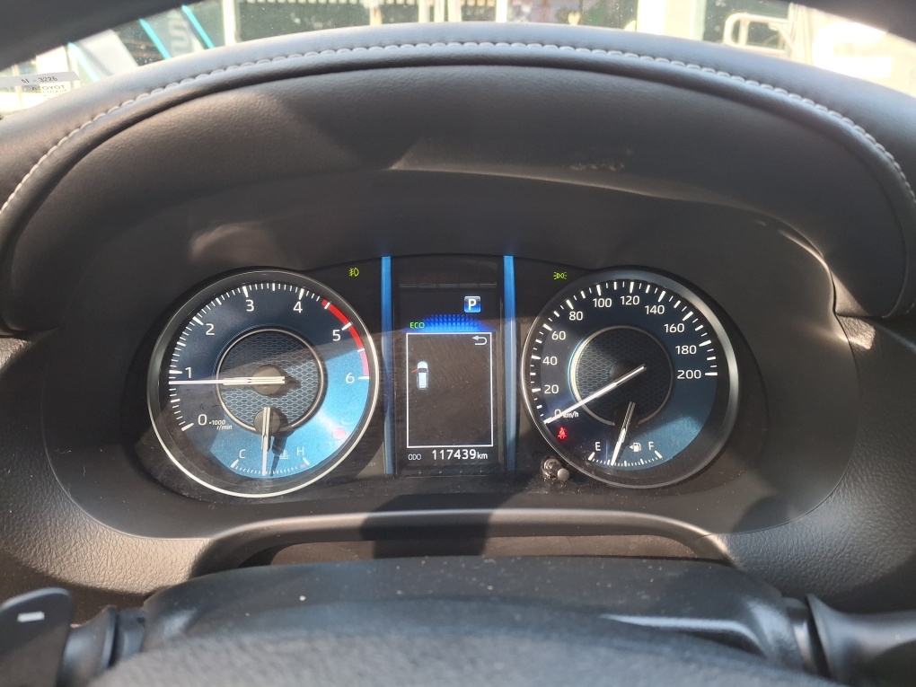 TOYOTA HILUX SW4 2.8 D-4D TURBO DIESEL SRX 7L 4X4 AUTOM&Aacute;TICO