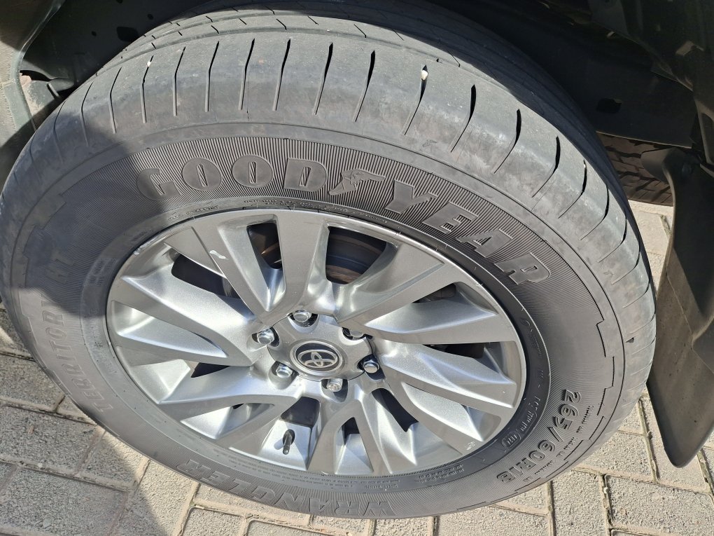 TOYOTA HILUX SW4 2.8 D-4D TURBO DIESEL SRX 7L 4X4 AUTOM&Aacute;TICO