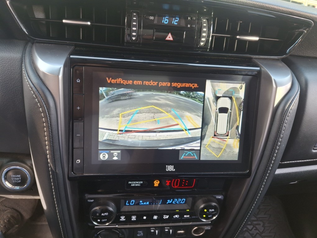 TOYOTA HILUX SW4 2.8 D-4D TURBO DIESEL SRX 7L 4X4 AUTOM&Aacute;TICO