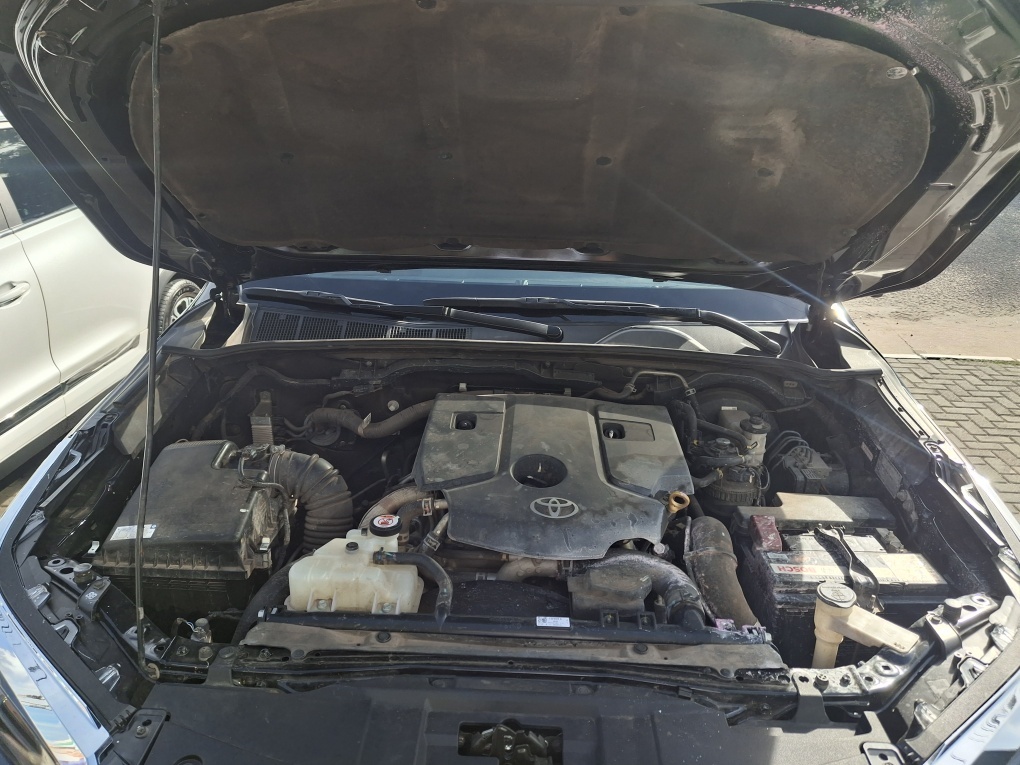 TOYOTA HILUX SW4 2.8 D-4D TURBO DIESEL SRX 7L 4X4 AUTOM&Aacute;TICO