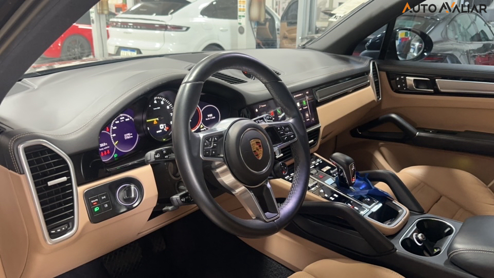 PORSCHE CAYENNE 3.0 V6 E-HYBRID PLATINUM EDITION AWD TIPTRONIC S