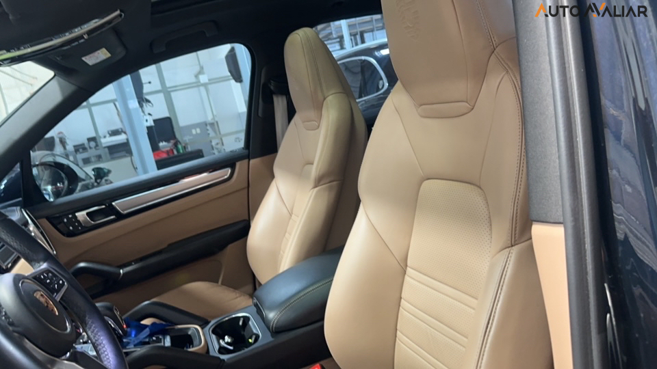 PORSCHE CAYENNE 3.0 V6 E-HYBRID PLATINUM EDITION AWD TIPTRONIC S
