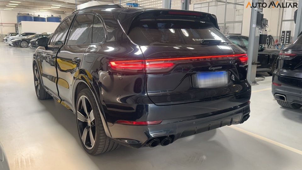 PORSCHE CAYENNE 3.0 V6 E-HYBRID PLATINUM EDITION AWD TIPTRONIC S