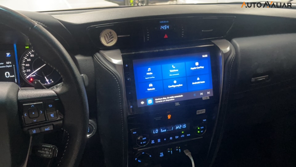 TOYOTA HILUX SW4 2.8 D-4D TURBO DIESEL SRX 7L 4X4 AUTOM&Aacute;TICO