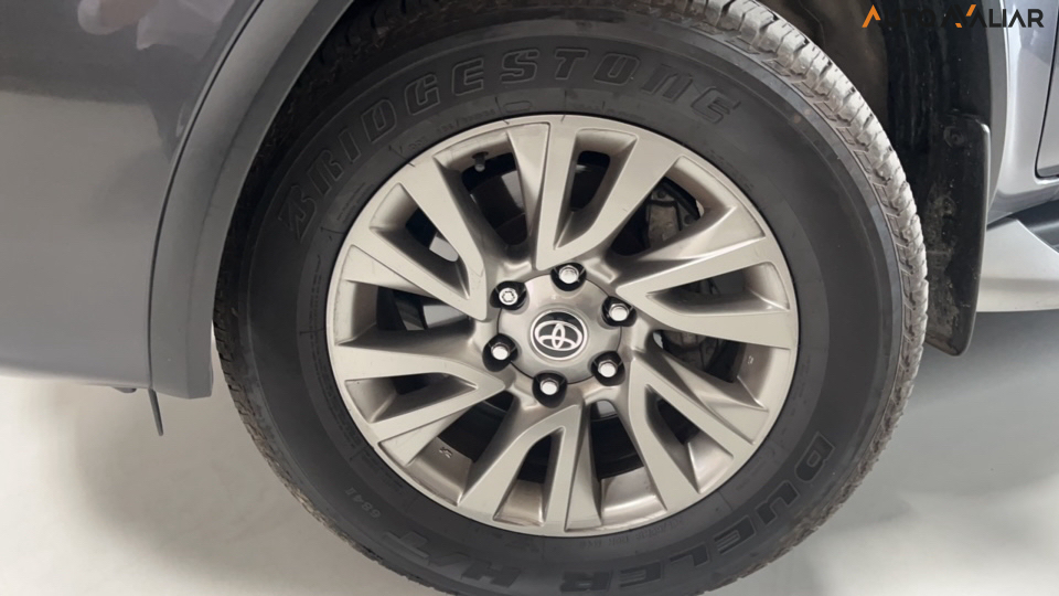 TOYOTA HILUX SW4 2.8 D-4D TURBO DIESEL SRX 7L 4X4 AUTOM&Aacute;TICO