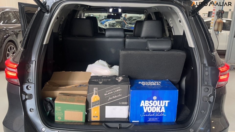 TOYOTA HILUX SW4 2.8 D-4D TURBO DIESEL SRX 7L 4X4 AUTOM&Aacute;TICO