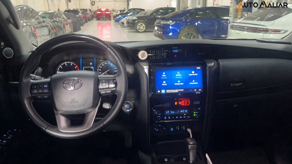 TOYOTA HILUX SW4 2.8 D-4D TURBO DIESEL SRX 7L 4X4 AUTOM&Aacute;TICO