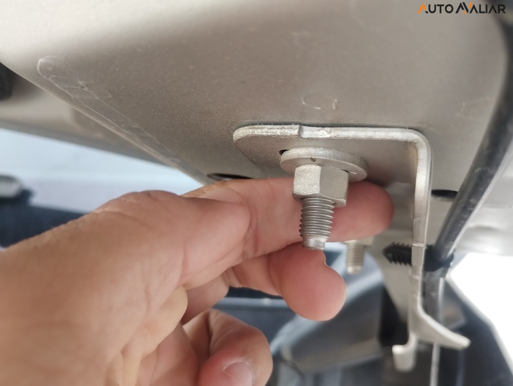 JEEP COMMANDER 2.0 TD380 TURBO DIESEL OVERLAND AT9