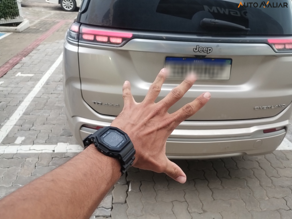 JEEP COMMANDER 2.0 TD380 TURBO DIESEL OVERLAND AT9