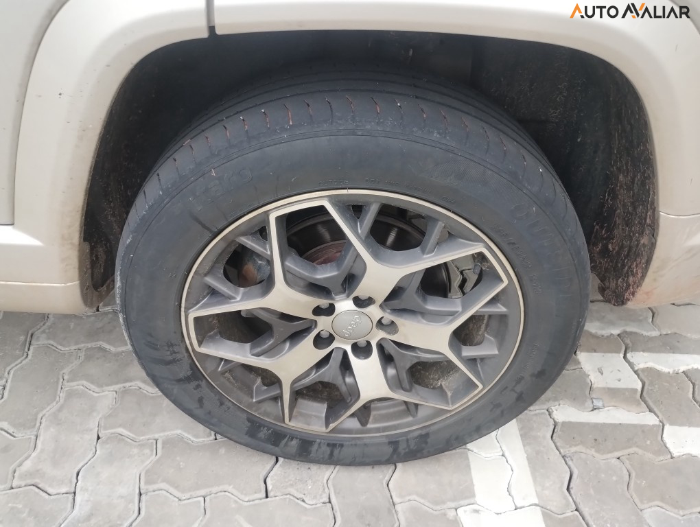 JEEP COMMANDER 2.0 TD380 TURBO DIESEL OVERLAND AT9