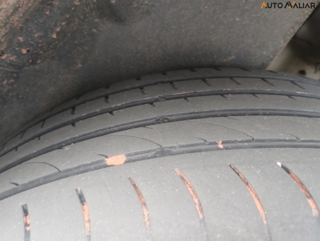 JEEP COMMANDER 2.0 TD380 TURBO DIESEL OVERLAND AT9