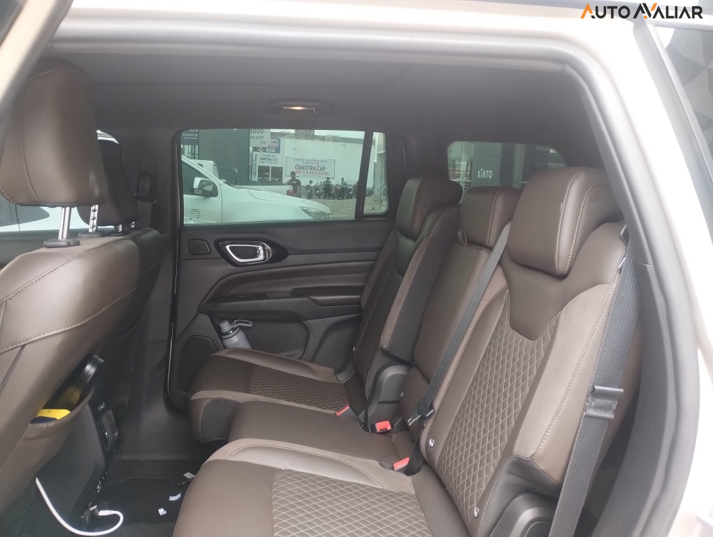 JEEP COMMANDER 2.0 TD380 TURBO DIESEL OVERLAND AT9