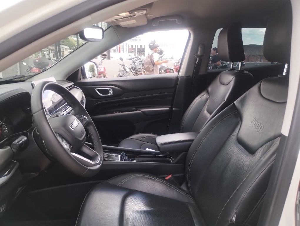 JEEP COMPASS 1.3 T270 TURBO FLEX LONGITUDE AT6