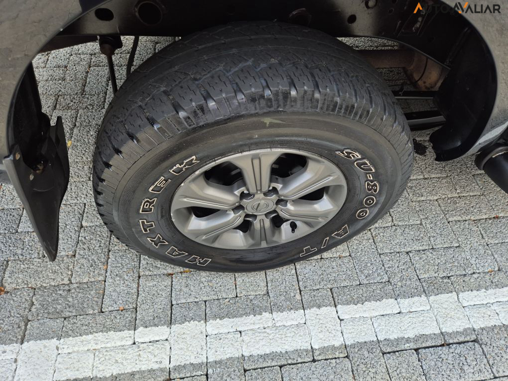 NISSAN FRONTIER 2.3 16V TURBO DIESEL LE CD 4X4 AUTOMATICO