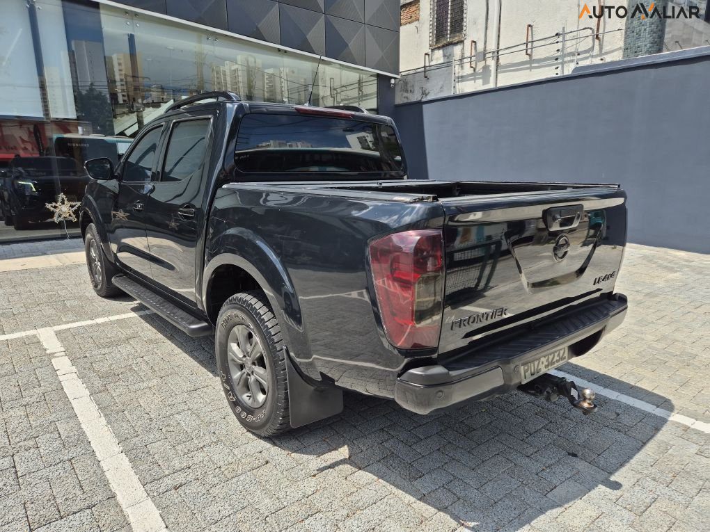 NISSAN FRONTIER 2.3 16V TURBO DIESEL LE CD 4X4 AUTOMATICO