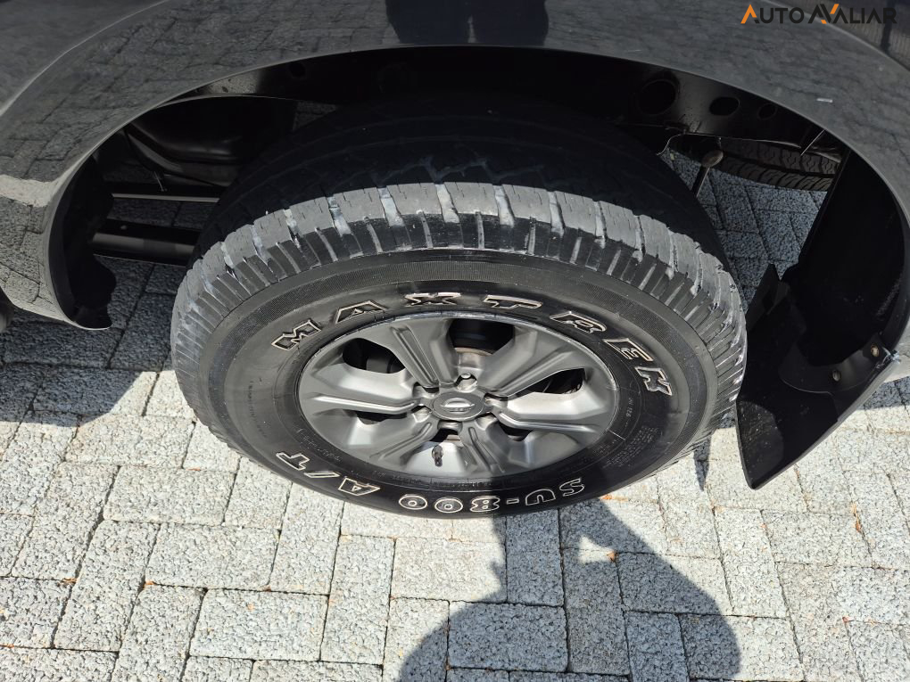 NISSAN FRONTIER 2.3 16V TURBO DIESEL LE CD 4X4 AUTOMATICO