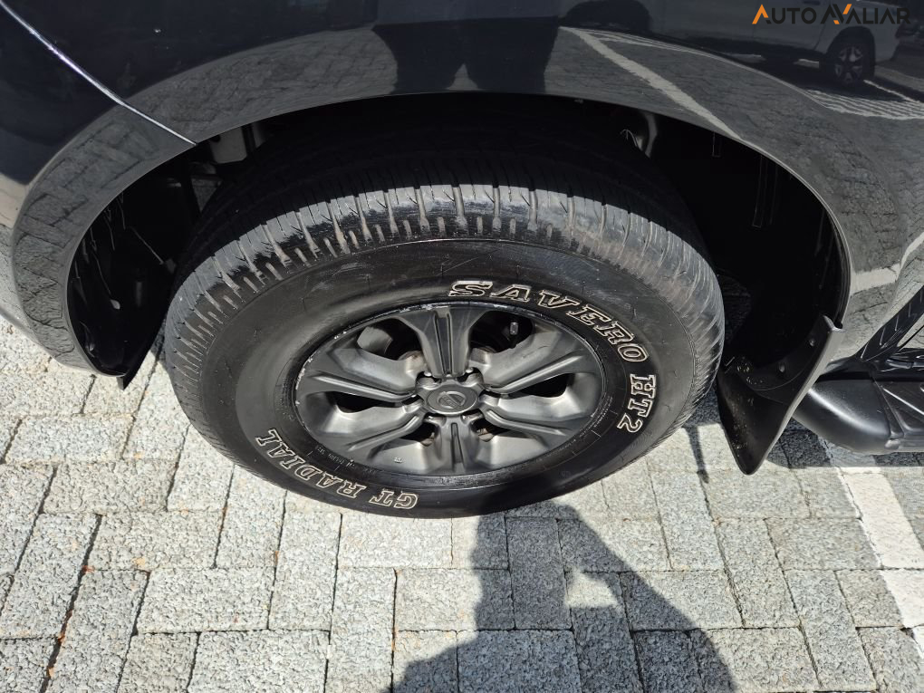 NISSAN FRONTIER 2.3 16V TURBO DIESEL LE CD 4X4 AUTOMATICO