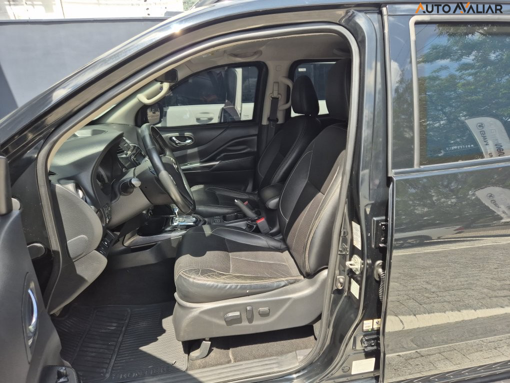 NISSAN FRONTIER 2.3 16V TURBO DIESEL LE CD 4X4 AUTOMATICO