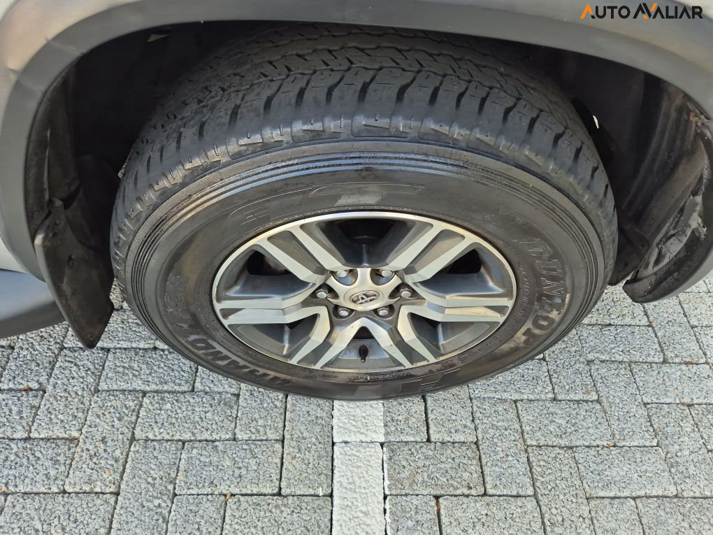 TOYOTA HILUX SW4 2.7 SR 4X2 16V FLEX 4P AUTOMATICO