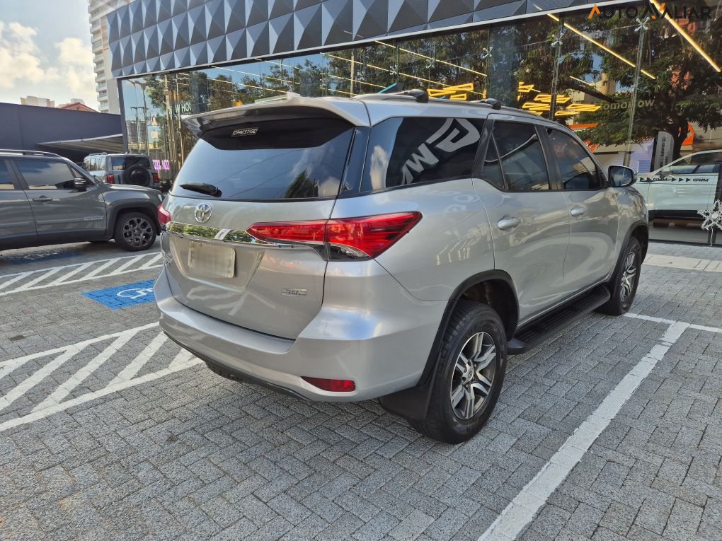 TOYOTA HILUX SW4 2.7 SR 4X2 16V FLEX 4P AUTOMATICO