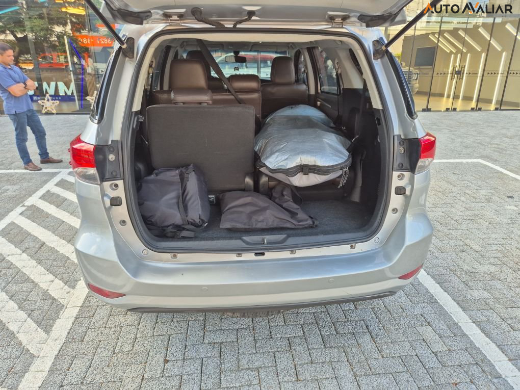 TOYOTA HILUX SW4 2.7 SR 4X2 16V FLEX 4P AUTOMATICO