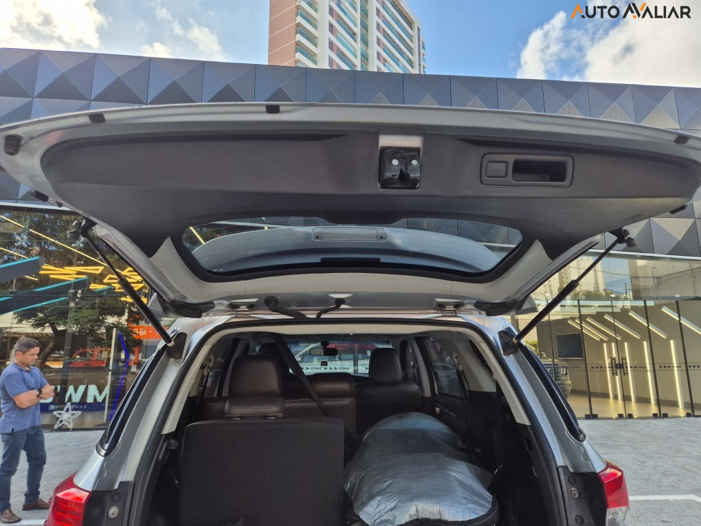 TOYOTA HILUX SW4 2.7 SR 4X2 16V FLEX 4P AUTOMATICO