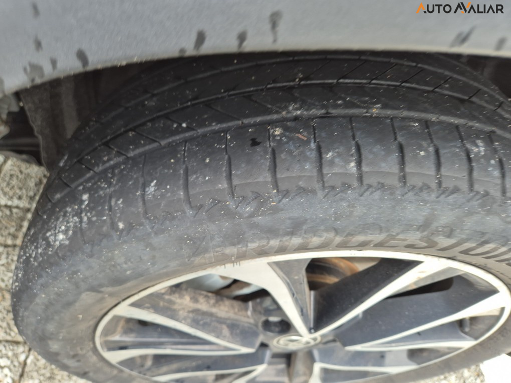 TOYOTA COROLLA CROSS 1.8 VVT-I HYBRID FLEX XRX CVT