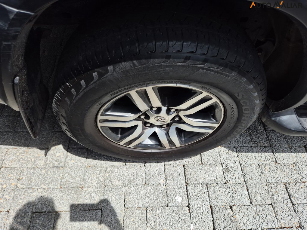 TOYOTA HILUX SW4 2.7 SRV 7 LUGARES 4X2 16V FLEX 4P AUTOMATICO