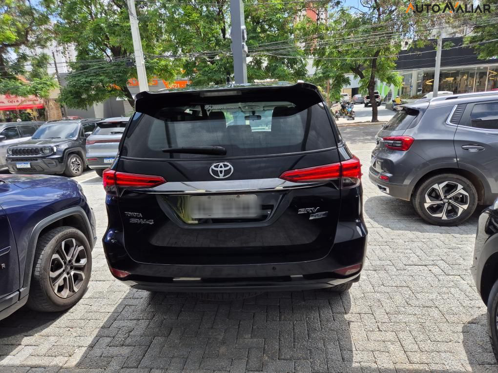 TOYOTA HILUX SW4 2.7 SRV 7 LUGARES 4X2 16V FLEX 4P AUTOMATICO