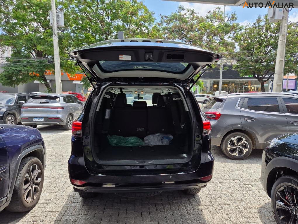 TOYOTA HILUX SW4 2.7 SRV 7 LUGARES 4X2 16V FLEX 4P AUTOMATICO