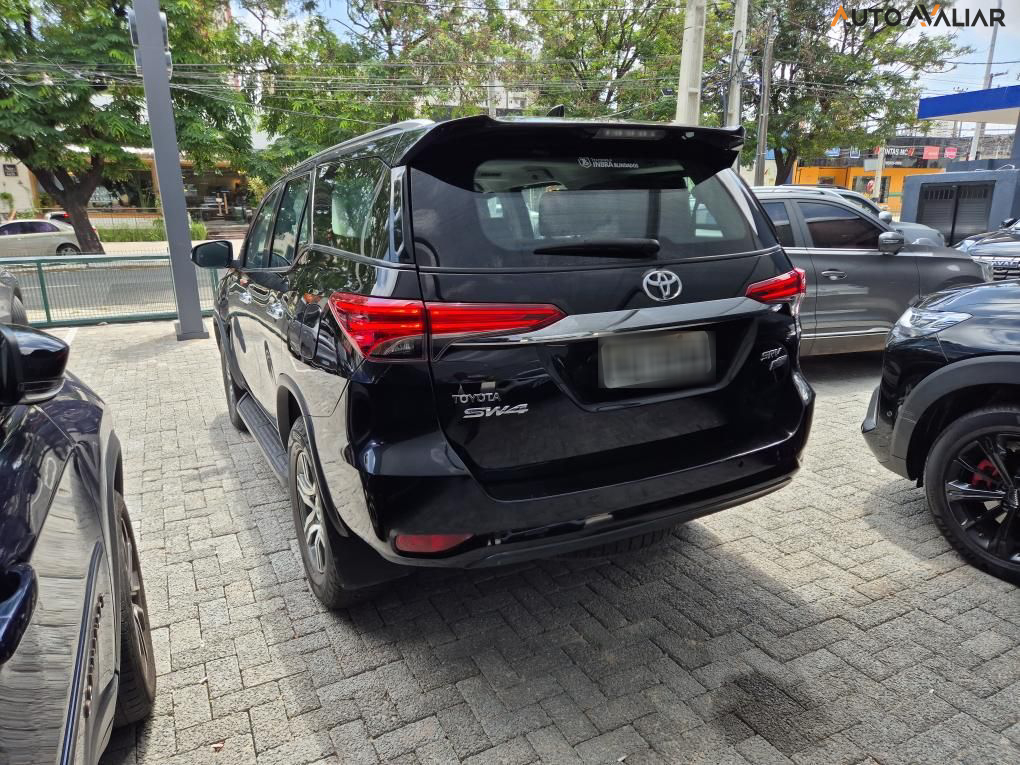 TOYOTA HILUX SW4 2.7 SRV 7 LUGARES 4X2 16V FLEX 4P AUTOMATICO