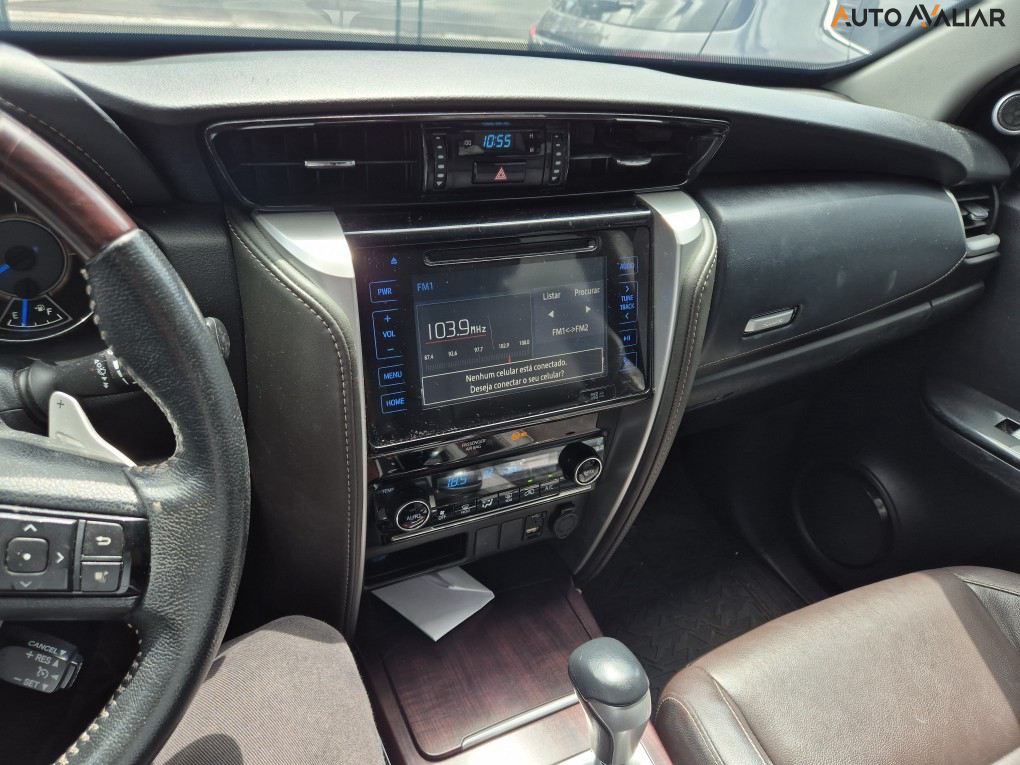 TOYOTA HILUX SW4 2.7 SRV 7 LUGARES 4X2 16V FLEX 4P AUTOMATICO