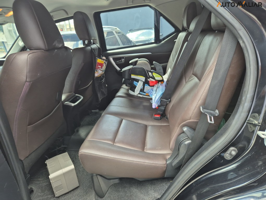 TOYOTA HILUX SW4 2.7 SRV 7 LUGARES 4X2 16V FLEX 4P AUTOMATICO