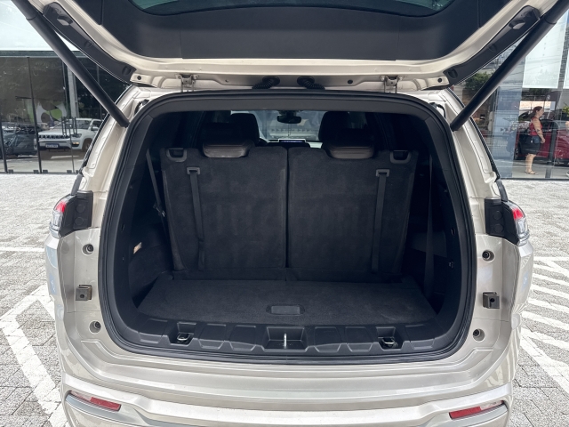 JEEP COMMANDER 2.0 TD380 TURBO DIESEL OVERLAND AT9