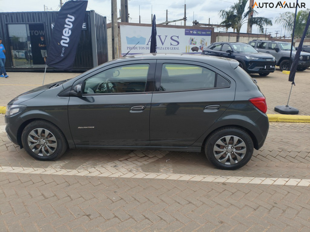 CHEVROLET ONIX 1.4 MPFI ADVANTAGE 8V FLEX 4P AUTOMATICO