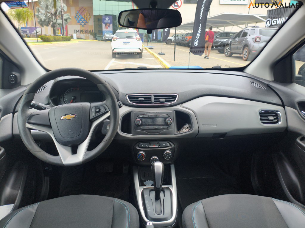 CHEVROLET ONIX 1.4 MPFI ADVANTAGE 8V FLEX 4P AUTOMATICO