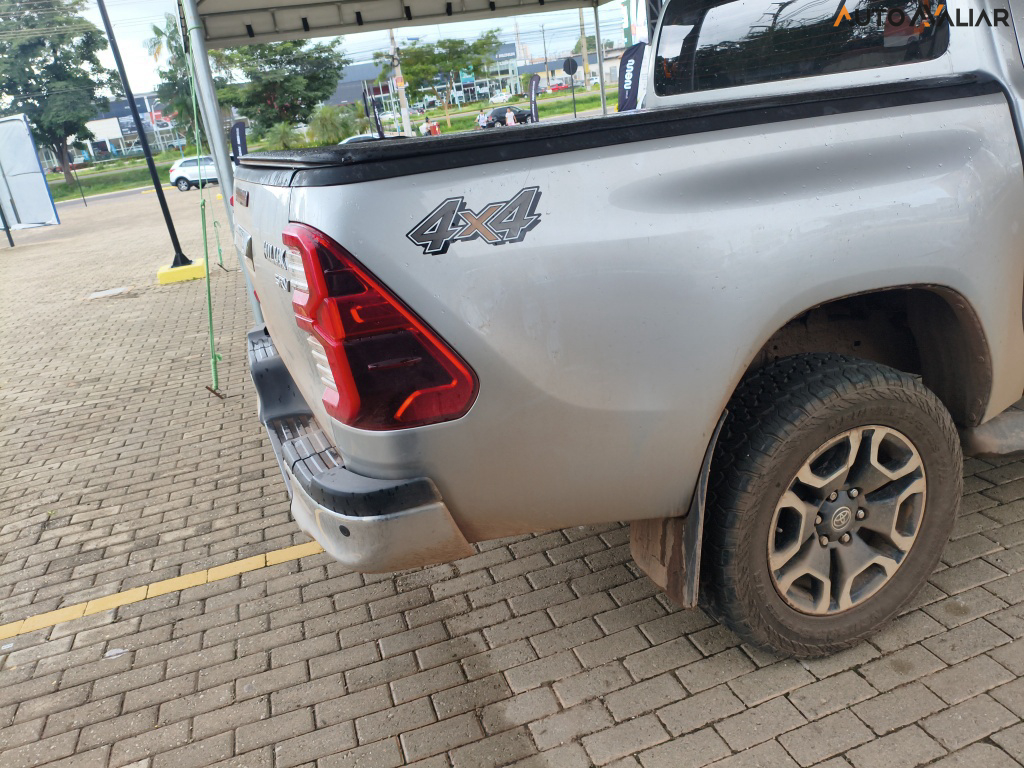 TOYOTA HILUX 2.8 D-4D TURBO DIESEL CD SRV 4X4 AUTOM&Aacute;TICO