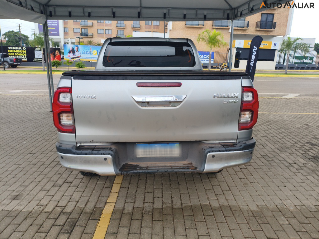 TOYOTA HILUX 2.8 D-4D TURBO DIESEL CD SRV 4X4 AUTOM&Aacute;TICO