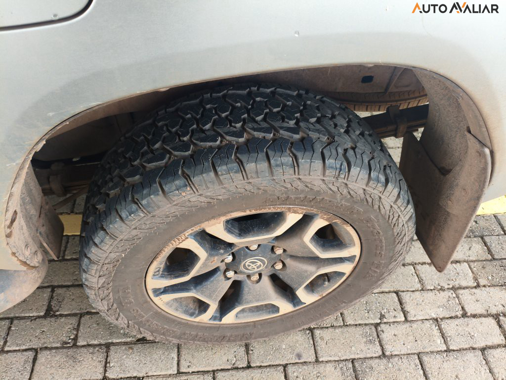 TOYOTA HILUX 2.8 D-4D TURBO DIESEL CD SRV 4X4 AUTOM&Aacute;TICO