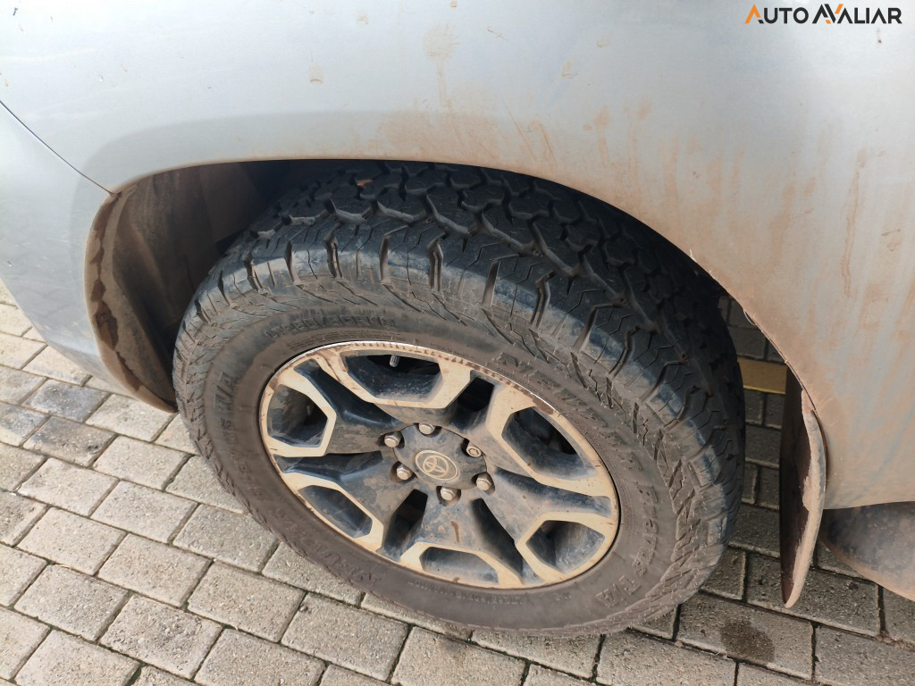 TOYOTA HILUX 2.8 D-4D TURBO DIESEL CD SRV 4X4 AUTOM&Aacute;TICO