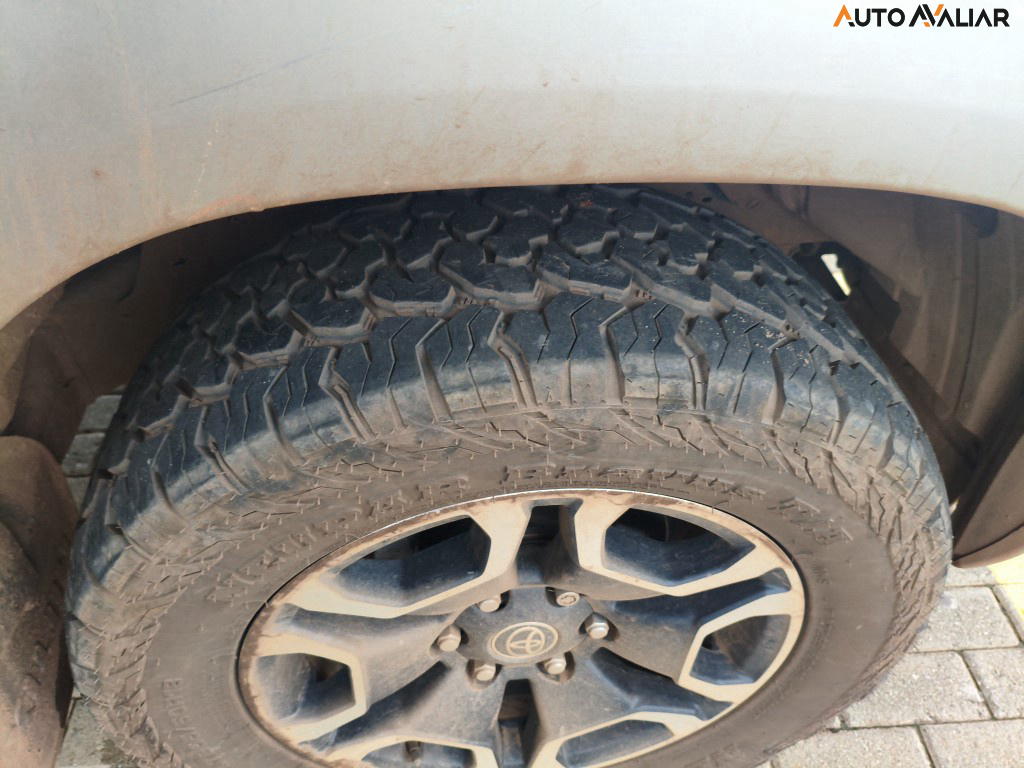 TOYOTA HILUX 2.8 D-4D TURBO DIESEL CD SRV 4X4 AUTOM&Aacute;TICO