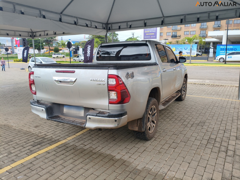 TOYOTA HILUX 2.8 D-4D TURBO DIESEL CD SRV 4X4 AUTOM&Aacute;TICO